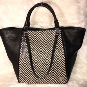 ‼️ SOLD ‼️ Vince Camuto Tote